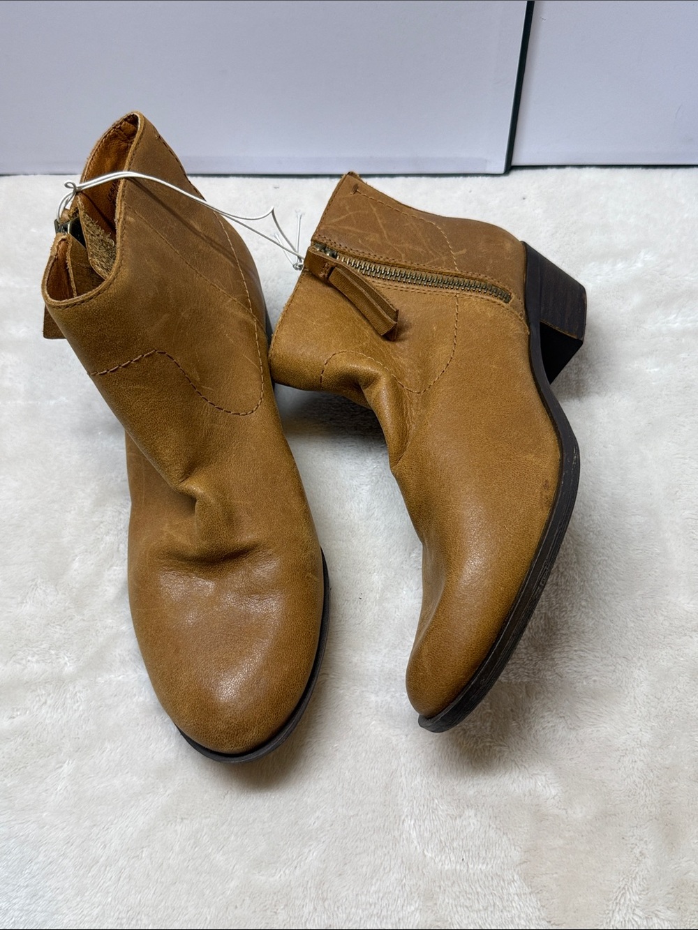 Lucky Brand Blandre Leather Ankle Booties nwot sz 5.5